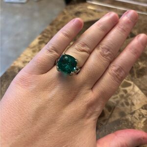 New JCPenney HUGE emerald green gemstone and CZ silver ADJUSTABLE Ring 💍